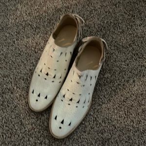 Off white boolets S 7.5M Musse & Cloud